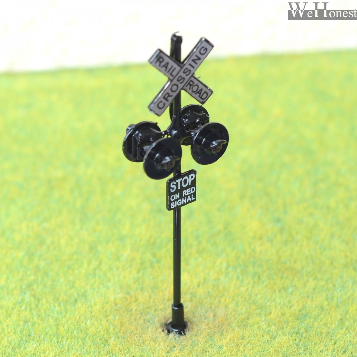 2 x HO/OO Scale railway crossing signals LED flashing + 1 Circuit board flasher